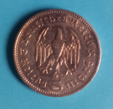 Laden Sie das Bild in den Galerie-Viewer, Drittes Reich Hindenburg 5 Reichsmark 1935 F ohne HK Silber
